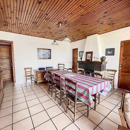 En Front De Avec Acces Direct, Jardin Clos, Et Parking A Proximite Des Commerces - Fr-1-361-488 * ז'ולוביל-לה-פאן