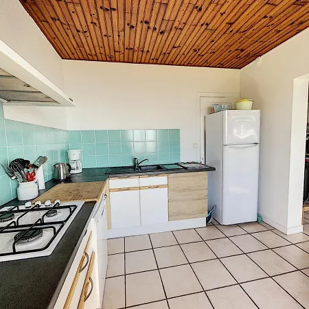 En Front De Avec Acces Direct, Jardin Clos, Et Parking A Proximite Des Commerces - Fr-1-361-488 בית נופש
