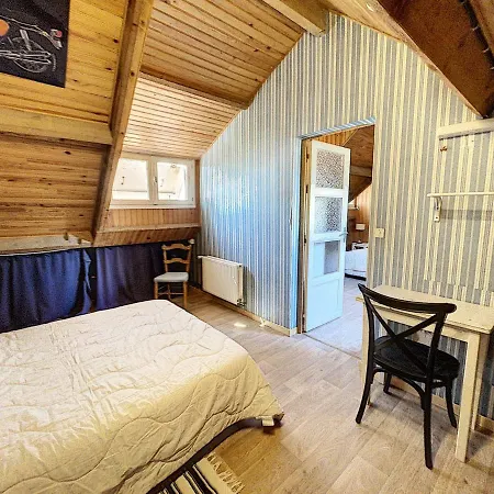 En Front De Avec Acces Direct, Jardin Clos, Et Parking A Proximite Des Commerces - Fr-1-361-488 בית נופש