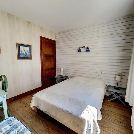 En Front De Avec Acces Direct, Jardin Clos, Et Parking A Proximite Des Commerces - Fr-1-361-488 * ז'ולוביל-לה-פאן